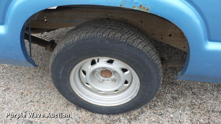 image for item DC3194 1997 Chevrolet S10 pickup truck
