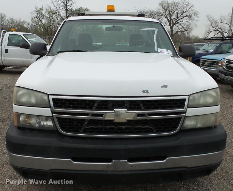 image for item DC3195 2006 Chevrolet Silverado 2500HD pickup truck