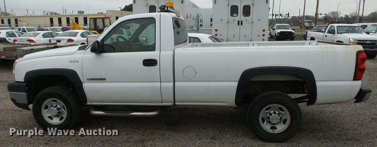 image for item DC3195 2006 Chevrolet Silverado 2500HD pickup truck