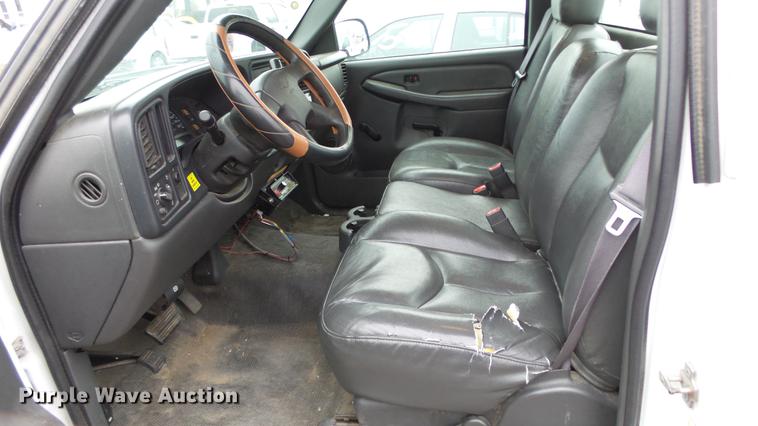 image for item DC3195 2006 Chevrolet Silverado 2500HD pickup truck