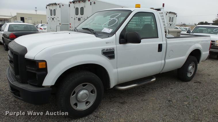 image for item DC3196 2008 Ford F250 Super Duty XL pickup truck