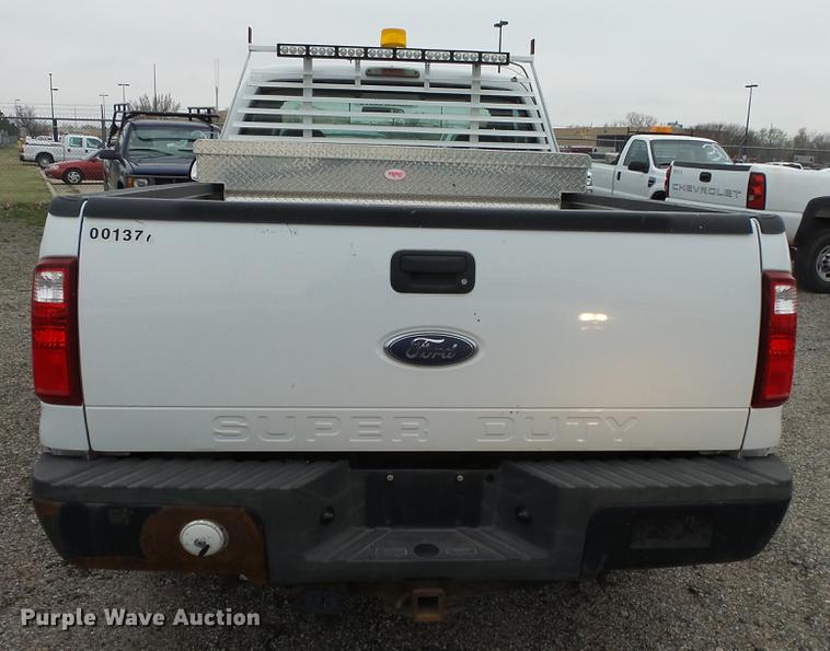 image for item DC3196 2008 Ford F250 Super Duty XL pickup truck