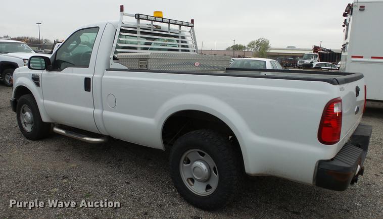 image for item DC3196 2008 Ford F250 Super Duty XL pickup truck