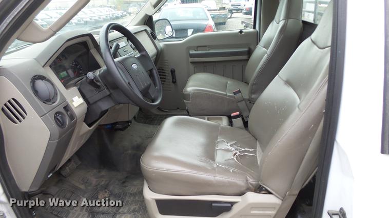 image for item DC3196 2008 Ford F250 Super Duty XL pickup truck