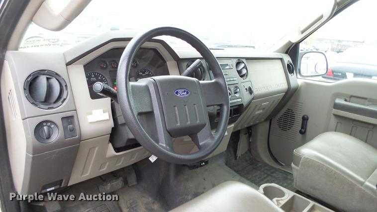 image for item DC3196 2008 Ford F250 Super Duty XL pickup truck