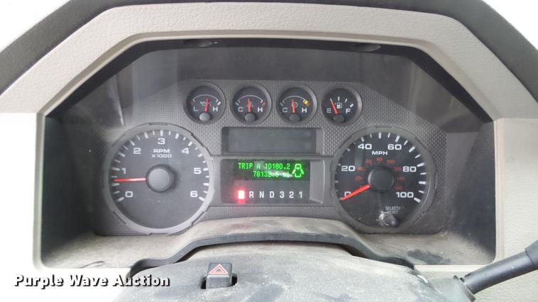 image for item DC3196 2008 Ford F250 Super Duty XL pickup truck