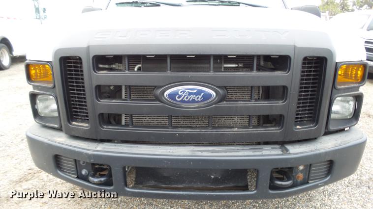 image for item DC3196 2008 Ford F250 Super Duty XL pickup truck