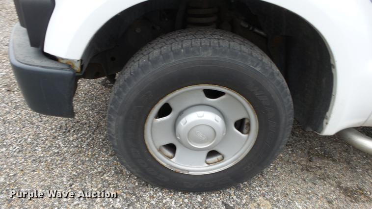 image for item DC3196 2008 Ford F250 Super Duty XL pickup truck