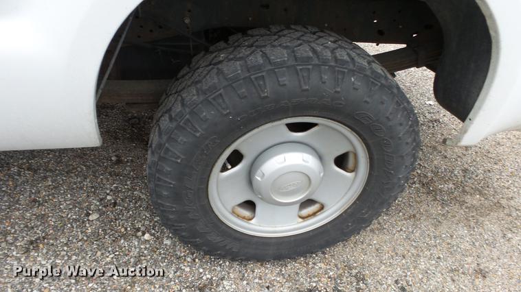 image for item DC3196 2008 Ford F250 Super Duty XL pickup truck