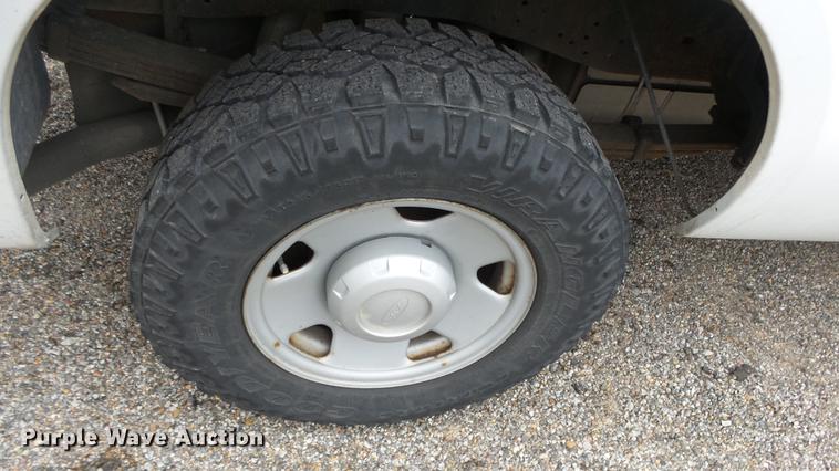 image for item DC3196 2008 Ford F250 Super Duty XL pickup truck