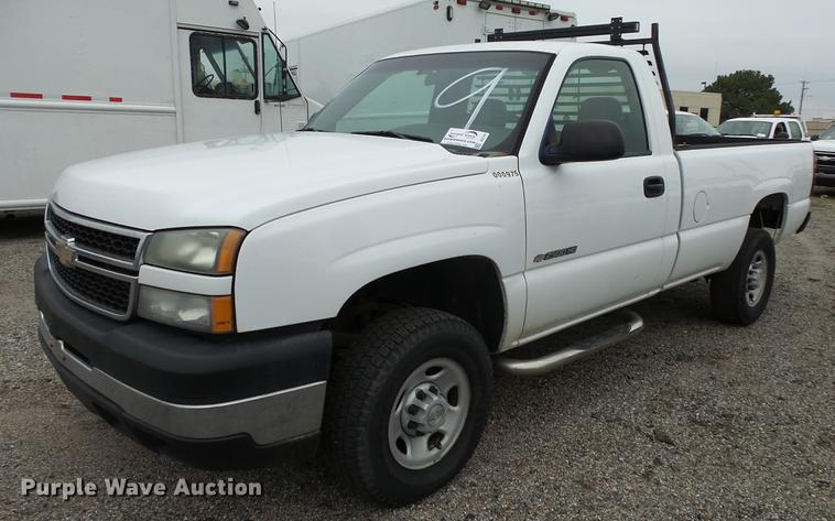 image for item DC3197 2006 Chevrolet Silverado 2500HD pickup truck