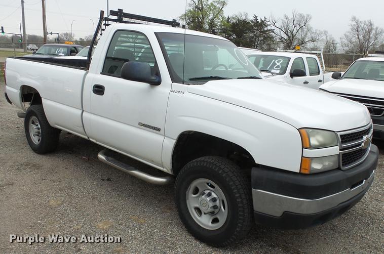 image for item DC3197 2006 Chevrolet Silverado 2500HD pickup truck
