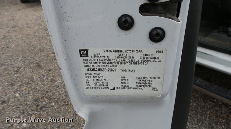 image for item DC3197 2006 Chevrolet Silverado 2500HD pickup truck