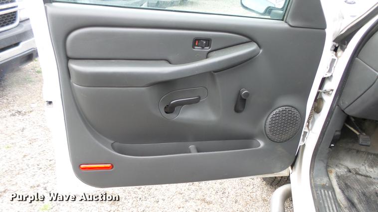 image for item DC3197 2006 Chevrolet Silverado 2500HD pickup truck