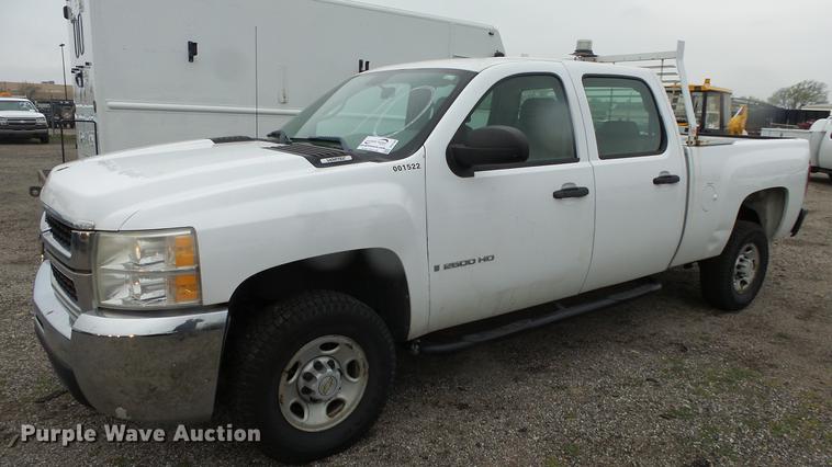 image for item DC3198 2007 Chevrolet Silverado 2500HD Crew Cab pickup truck