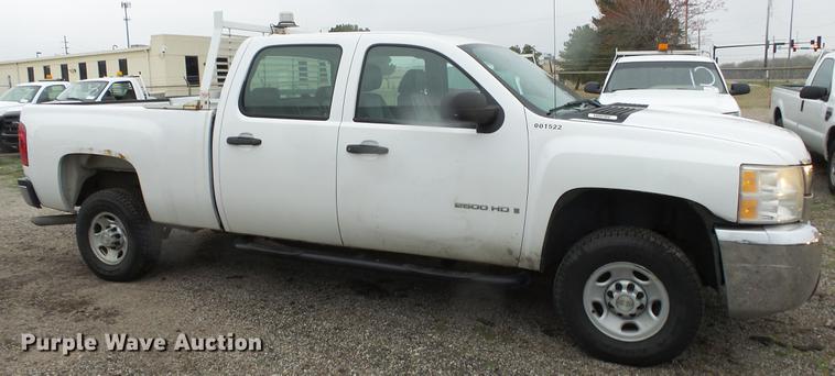 image for item DC3198 2007 Chevrolet Silverado 2500HD Crew Cab pickup truck