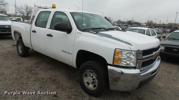 image for item DC3199 2007 Chevrolet Silverado 2500HD Crew Cab pickup truck