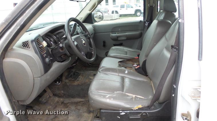 image for item DC3199 2007 Chevrolet Silverado 2500HD Crew Cab pickup truck