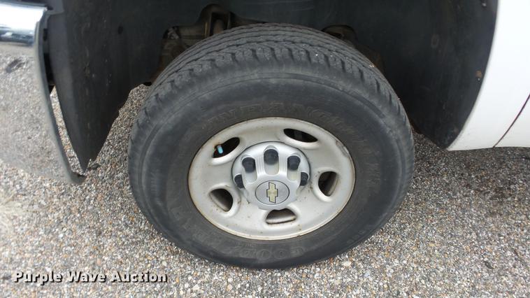 image for item DC3199 2007 Chevrolet Silverado 2500HD Crew Cab pickup truck