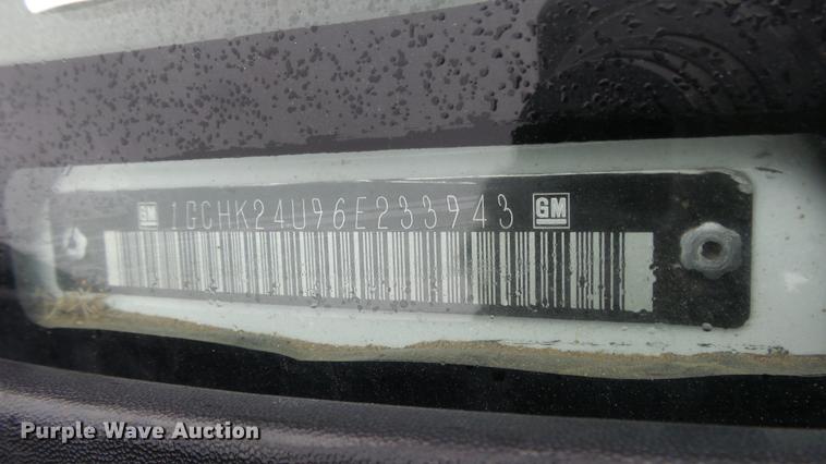 image for item DC3200 2006 Chevrolet Silverado 2500 pickup truck