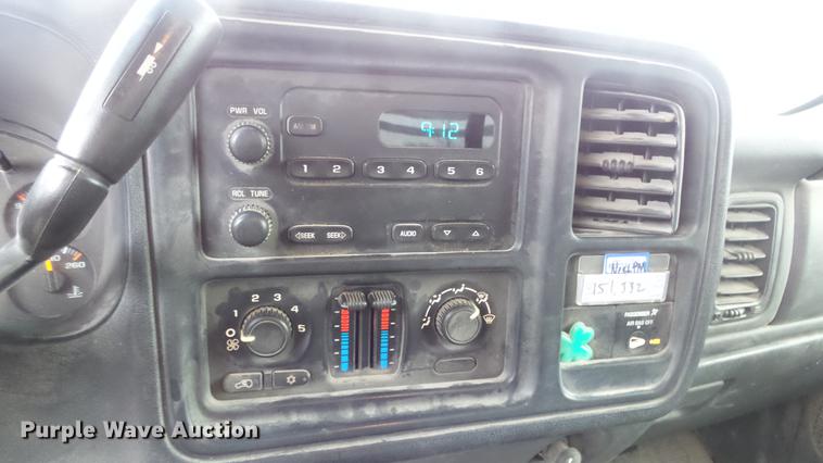 image for item DC3200 2006 Chevrolet Silverado 2500 pickup truck