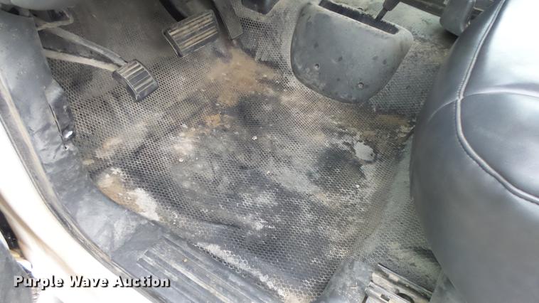 image for item DC3200 2006 Chevrolet Silverado 2500 pickup truck