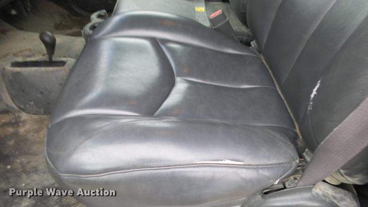 image for item DC3200 2006 Chevrolet Silverado 2500 pickup truck