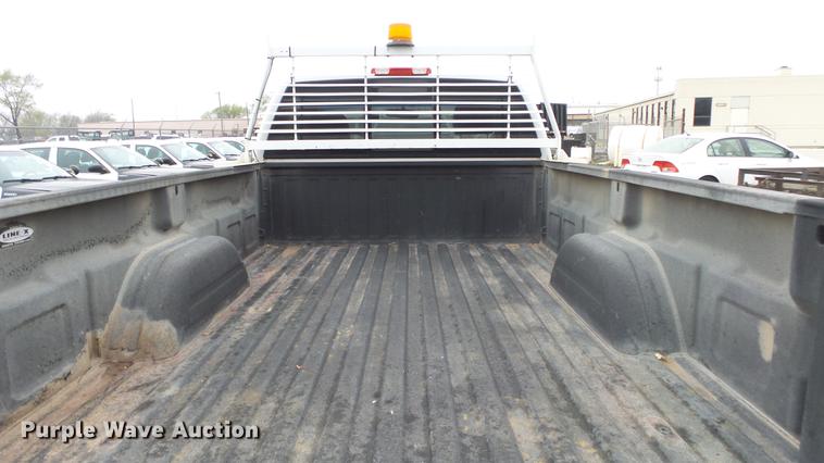 image for item DC3200 2006 Chevrolet Silverado 2500 pickup truck