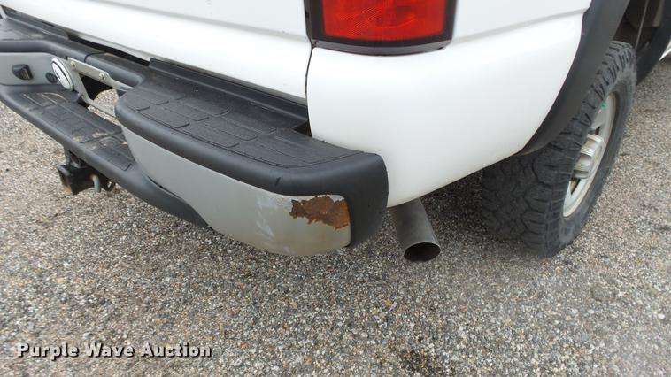 image for item DC3200 2006 Chevrolet Silverado 2500 pickup truck