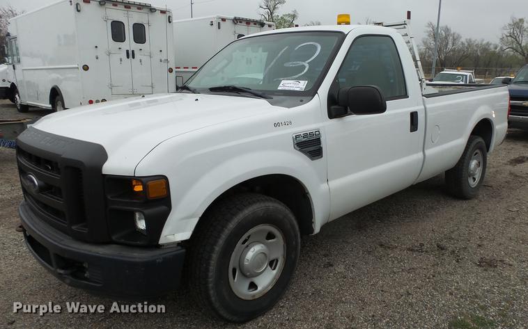 image for item DC3201 2008 Ford F250 Super Duty XL pickup truck