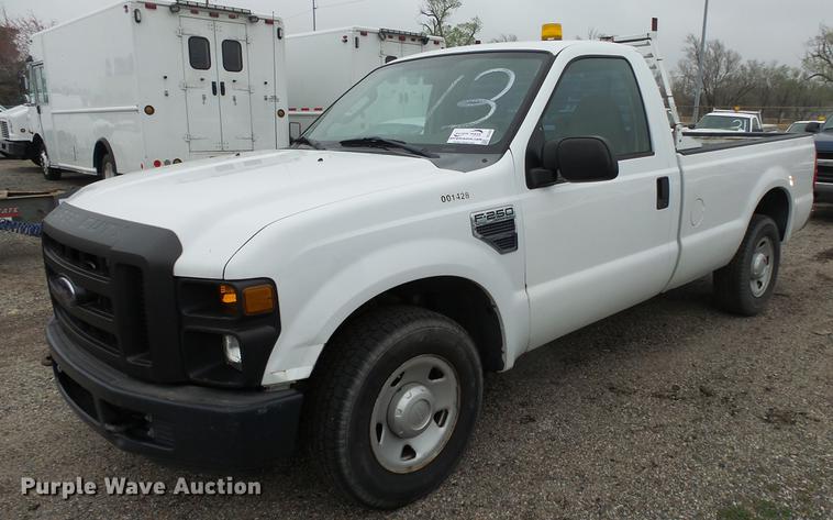 image for item DC3201 2008 Ford F250 Super Duty XL pickup truck