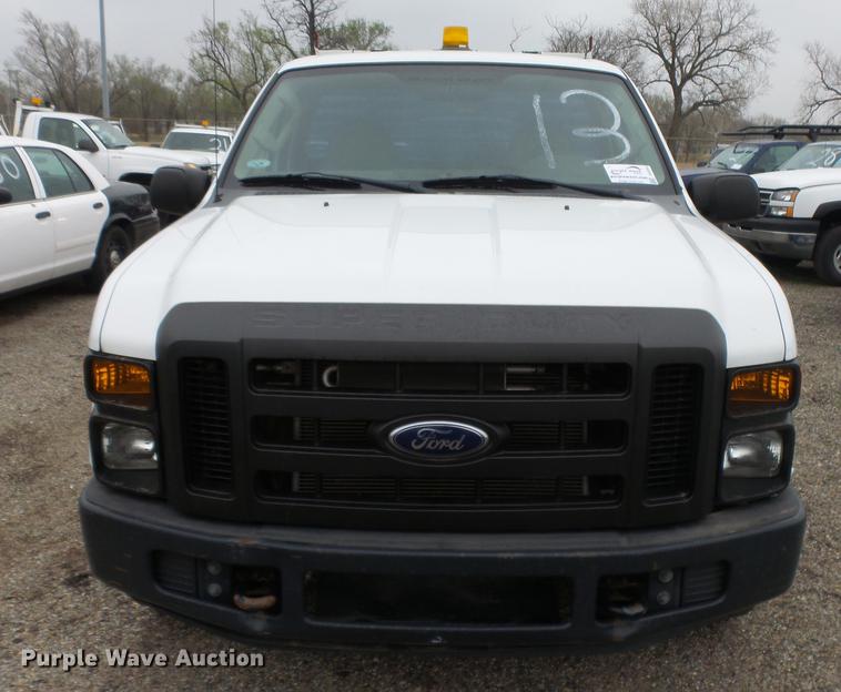 image for item DC3201 2008 Ford F250 Super Duty XL pickup truck