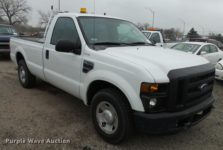 image for item DC3201 2008 Ford F250 Super Duty XL pickup truck