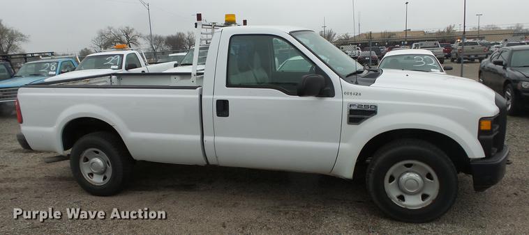 image for item DC3201 2008 Ford F250 Super Duty XL pickup truck