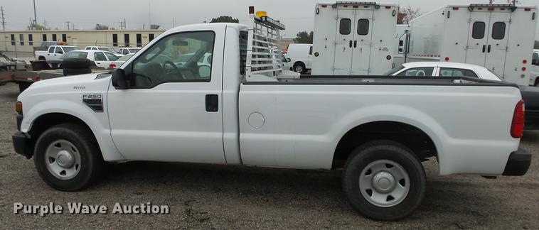 image for item DC3201 2008 Ford F250 Super Duty XL pickup truck
