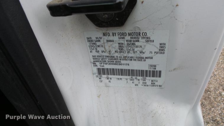 image for item DC3201 2008 Ford F250 Super Duty XL pickup truck
