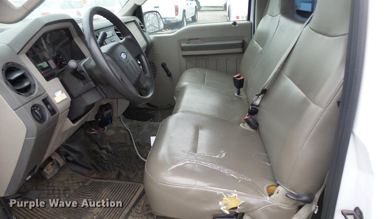 image for item DC3201 2008 Ford F250 Super Duty XL pickup truck