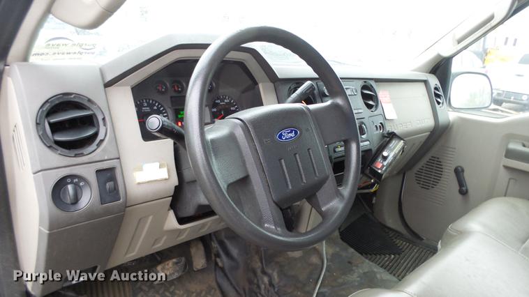 image for item DC3201 2008 Ford F250 Super Duty XL pickup truck