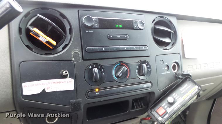 image for item DC3201 2008 Ford F250 Super Duty XL pickup truck