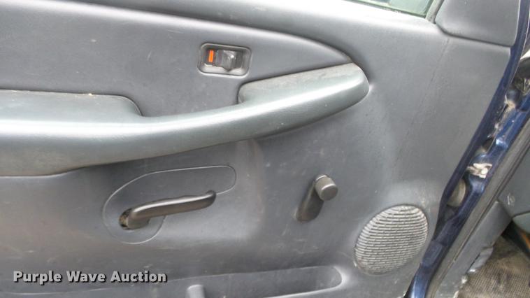 image for item DC3202 2002 Chevrolet Silverado 2500HD Ext. Cab pickup truck