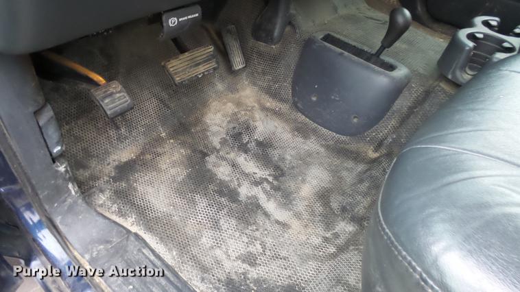 image for item DC3202 2002 Chevrolet Silverado 2500HD Ext. Cab pickup truck