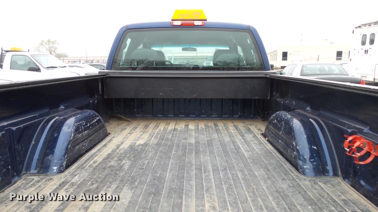 image for item DC3202 2002 Chevrolet Silverado 2500HD Ext. Cab pickup truck
