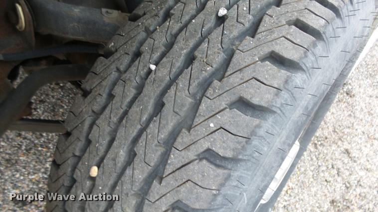 image for item DC3202 2002 Chevrolet Silverado 2500HD Ext. Cab pickup truck