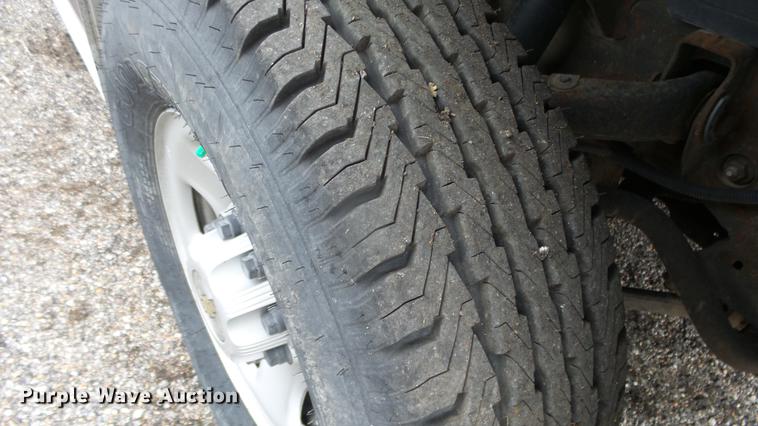 image for item DC3202 2002 Chevrolet Silverado 2500HD Ext. Cab pickup truck