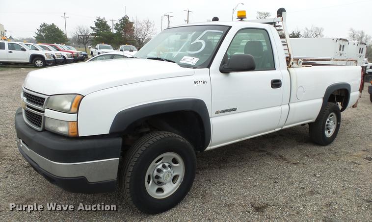image for item DC3203 2006 Chevrolet Silverado 2500HD pickup truck