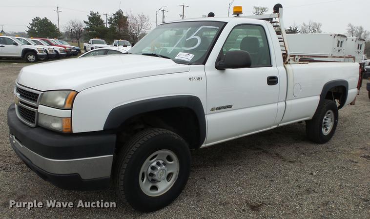 image for item DC3203 2006 Chevrolet Silverado 2500HD pickup truck
