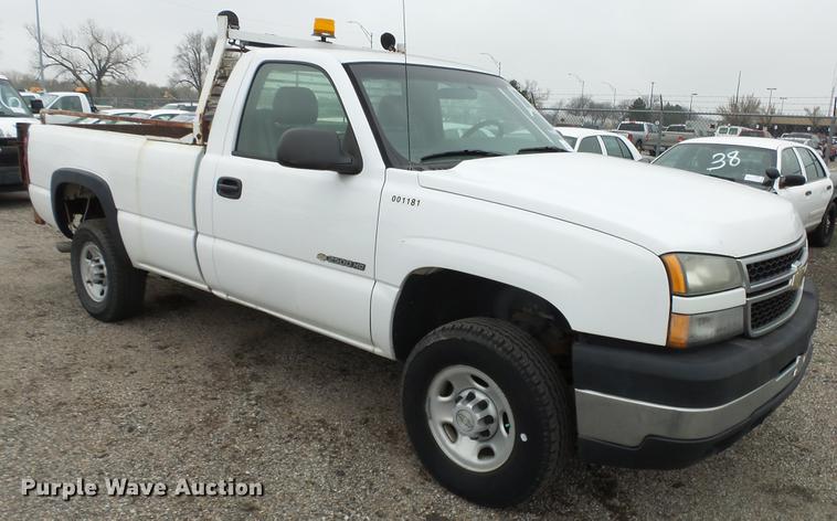 image for item DC3203 2006 Chevrolet Silverado 2500HD pickup truck