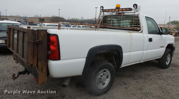 image for item DC3203 2006 Chevrolet Silverado 2500HD pickup truck