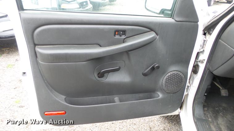 image for item DC3203 2006 Chevrolet Silverado 2500HD pickup truck