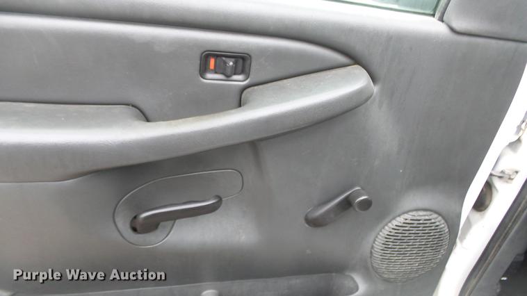 image for item DC3203 2006 Chevrolet Silverado 2500HD pickup truck